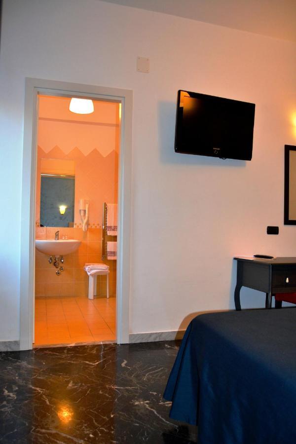 Diana Inn Accommodations 폼페이 객실 사진